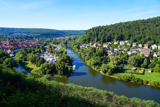 Blick auf den Ursprung der Weser in Hannoversch Münden, wo Werra und Fulda zusammenfließen.