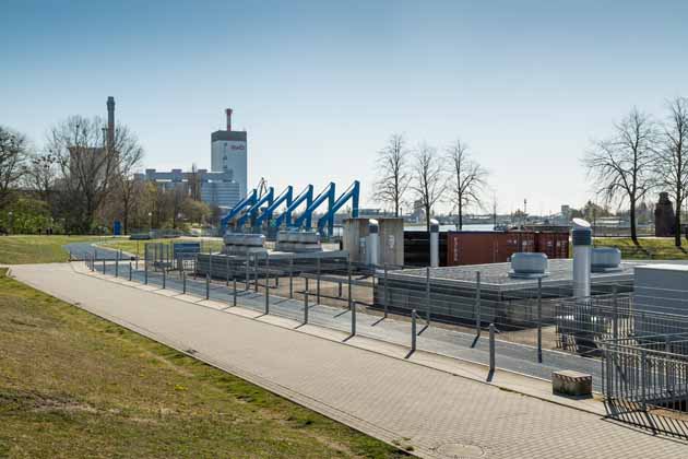 Das swb Wasserkraftwerk in Bremen Hastedt am Weserwehr
