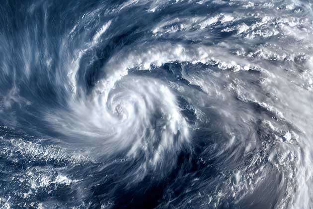 Ein Zyklon, der sich in der Troposphäre formt.