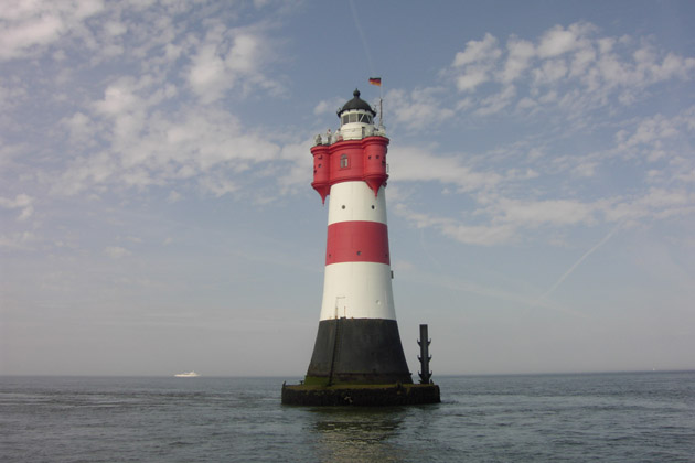 Der berühmte Leuchtturm Roter Sand in der Nordsee.