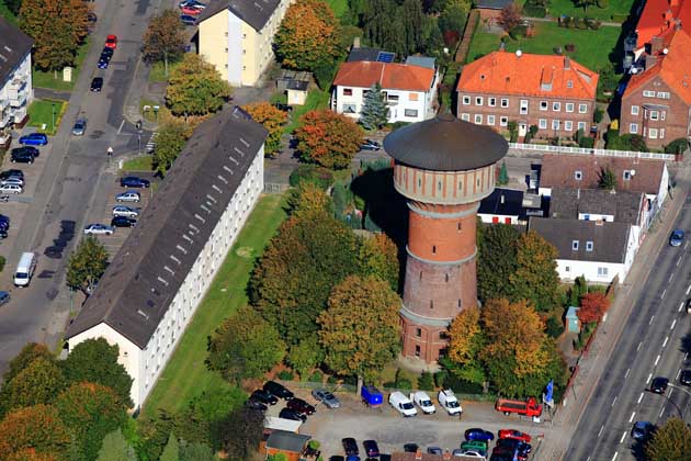 Luftaufnahme vom Wasserturm Hafenstraße in Bremerhaven, der auch „Losche“ genannt wird.